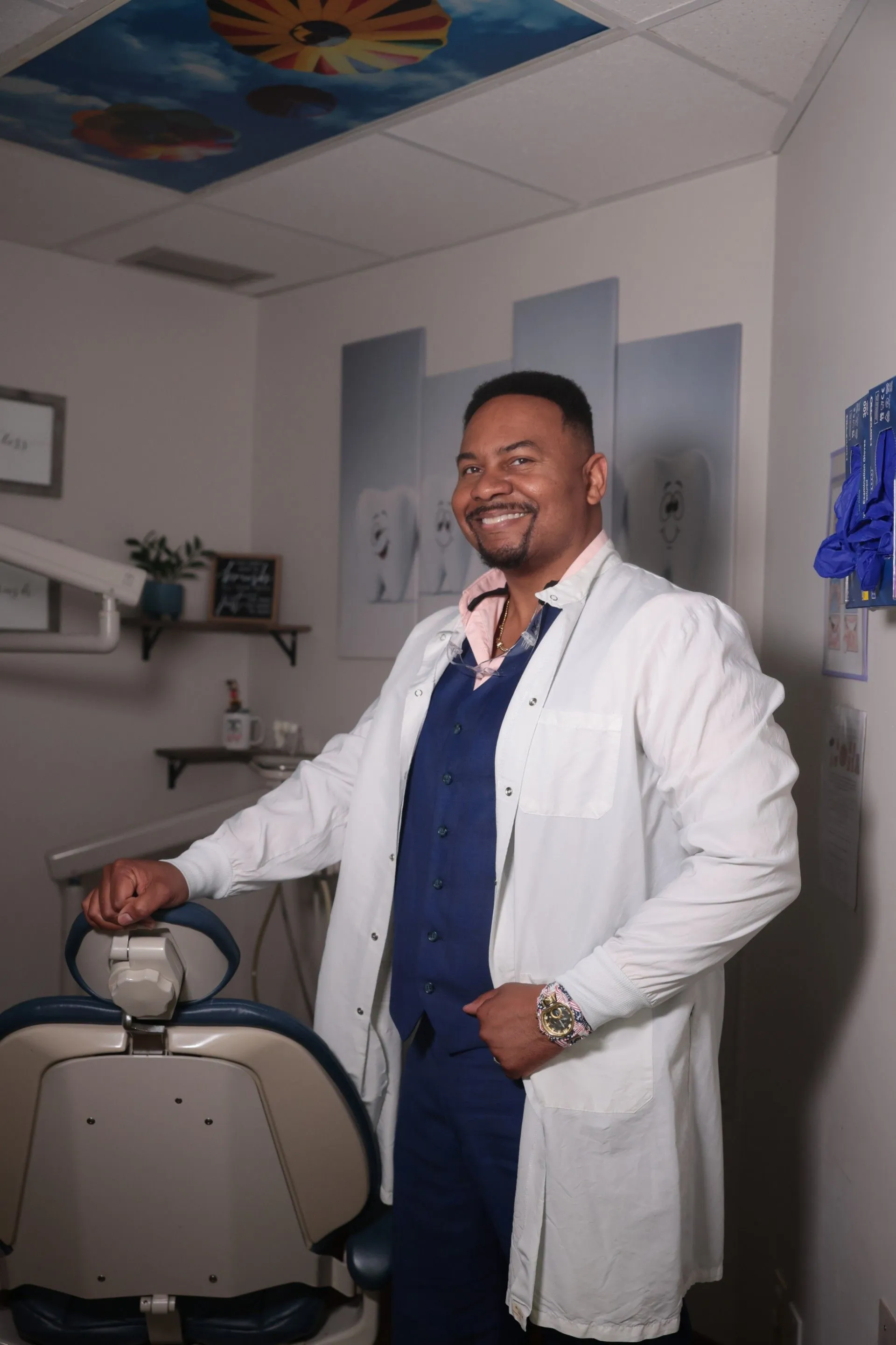 Dr. Marc Henderson